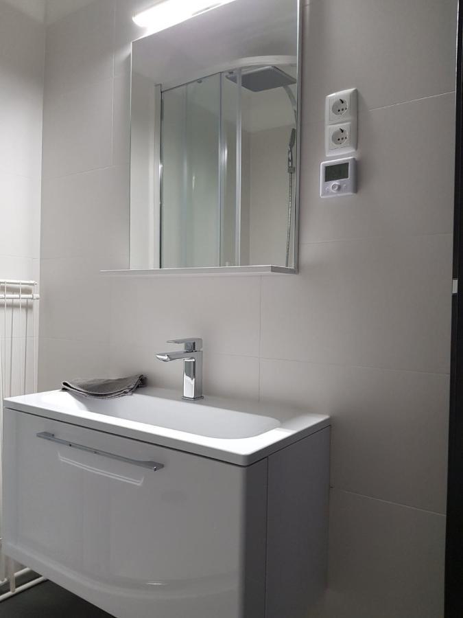 Nefelejcs Vendeghaz Hotel เกอเดิลเลอ ภายนอก รูปภาพ
