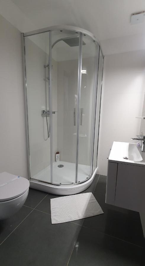 Nefelejcs Vendeghaz Hotel เกอเดิลเลอ ภายนอก รูปภาพ